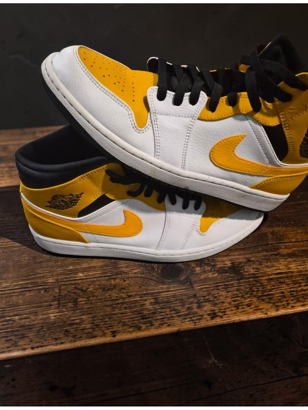 Air Jordan 1 Mid University Gold Size 12 W/ Box Pristine